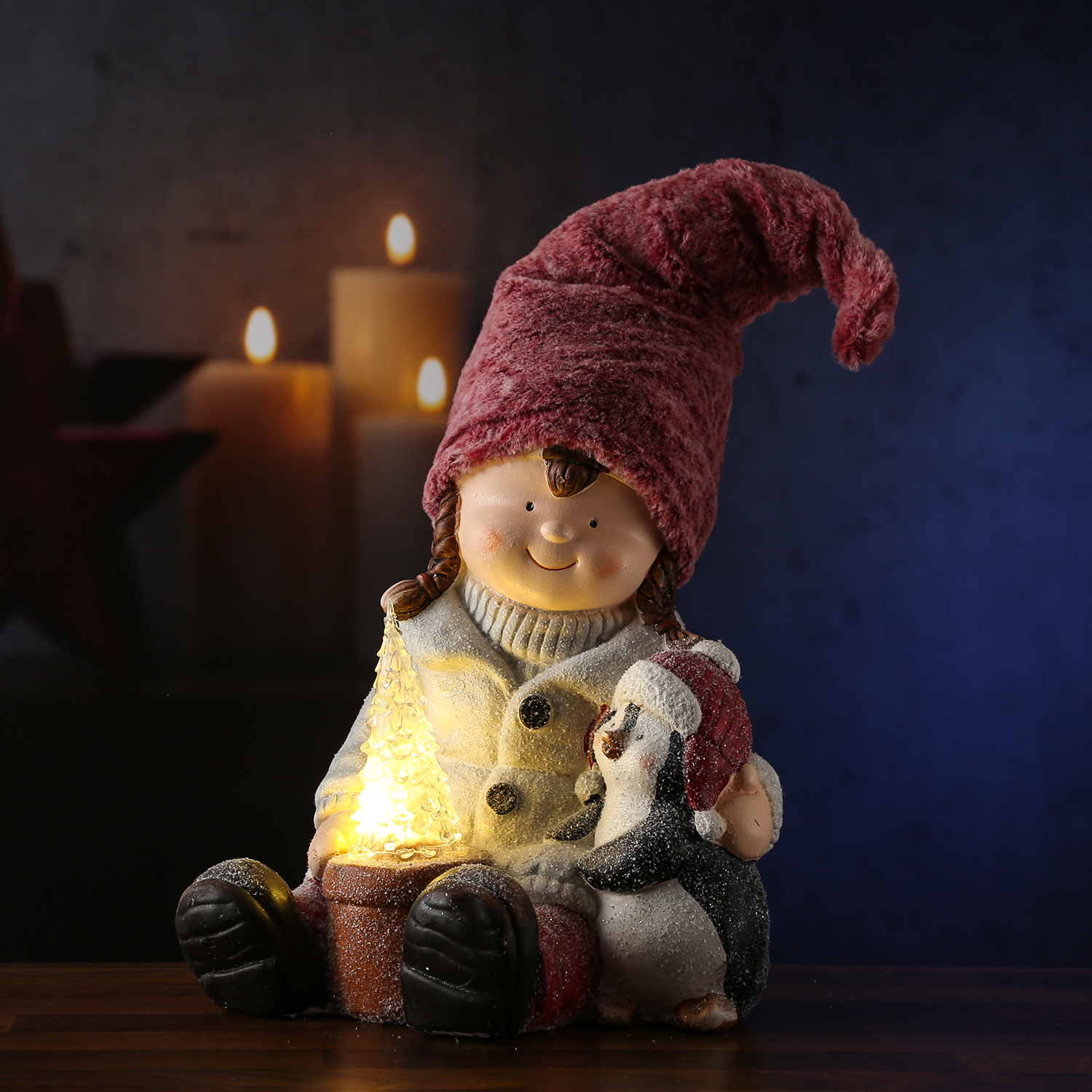 Wichtelkind Mädchen mit Dekofigur Bäumchen - rote - Plüschmütze Lichterketten | - beige Pinguin Experte LED 